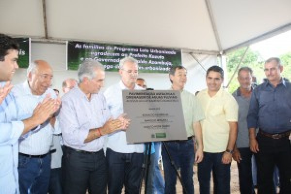 Leia mais sobre o artigo Vereadores de Bodoquena recebem governador Reinaldo Azambuja para assinatura e entrega de obras no município