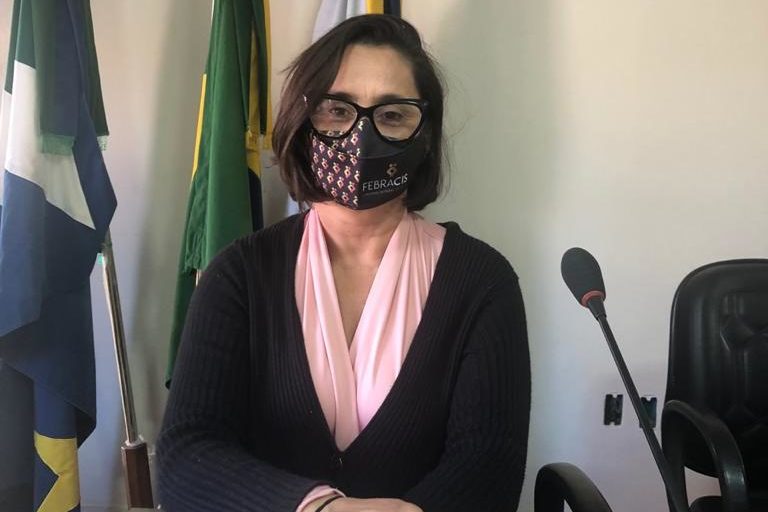 Você está visualizando atualmente Vereadora Edineyd Carvalho (Neguinha) solicita limpeza e manutenção de bueiros localizado na saída da Vila Moreira.