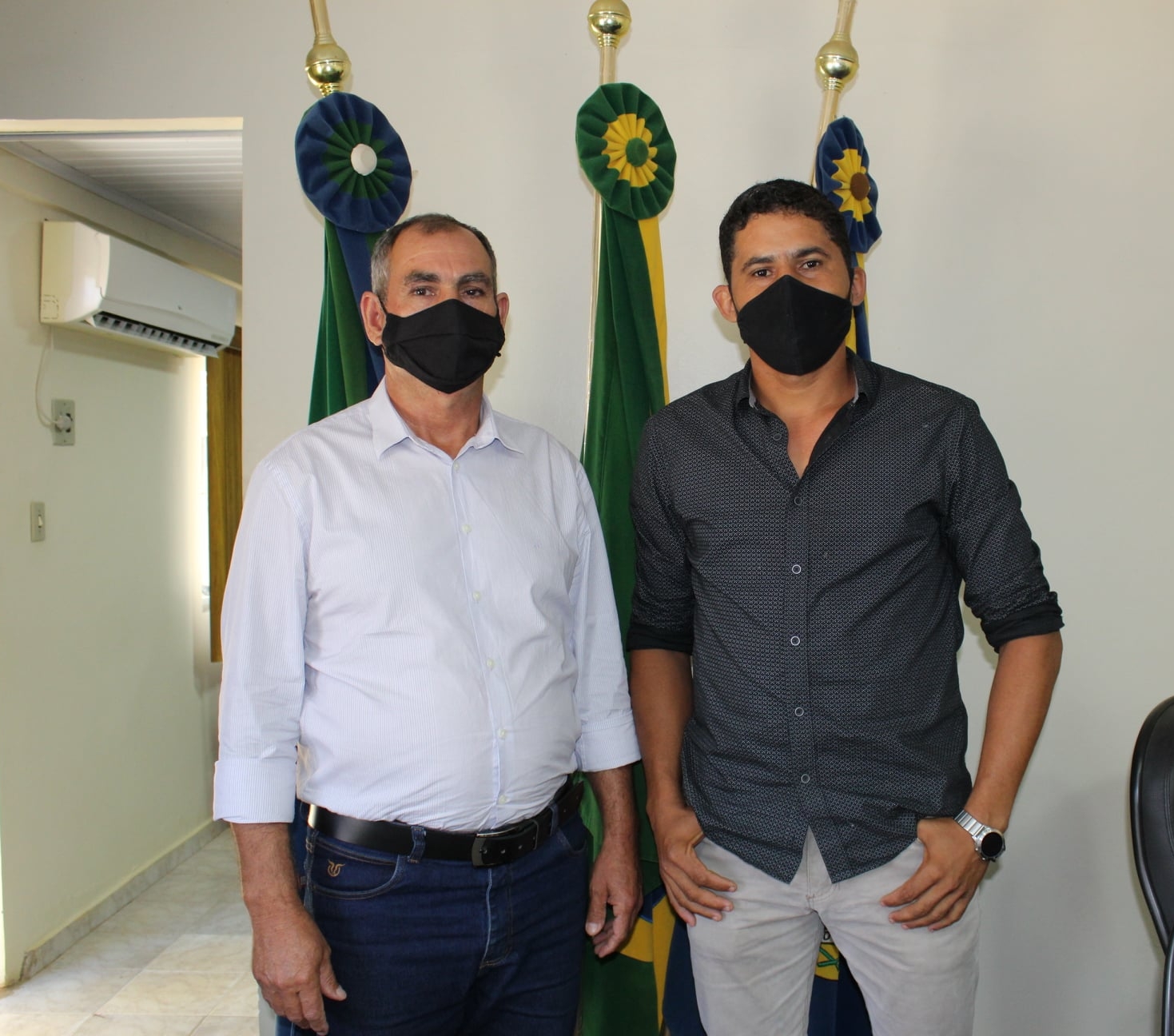 Leia mais sobre o artigo Vereadores Nelson de Paula e Emerson Garrucha solicitam informações sobre a regularização dos lotes e confecções de CCU’s (Contrato de Concessão de Uso) que faltam dos Assentamentos Sumatra, Campina e Serro Alegre.